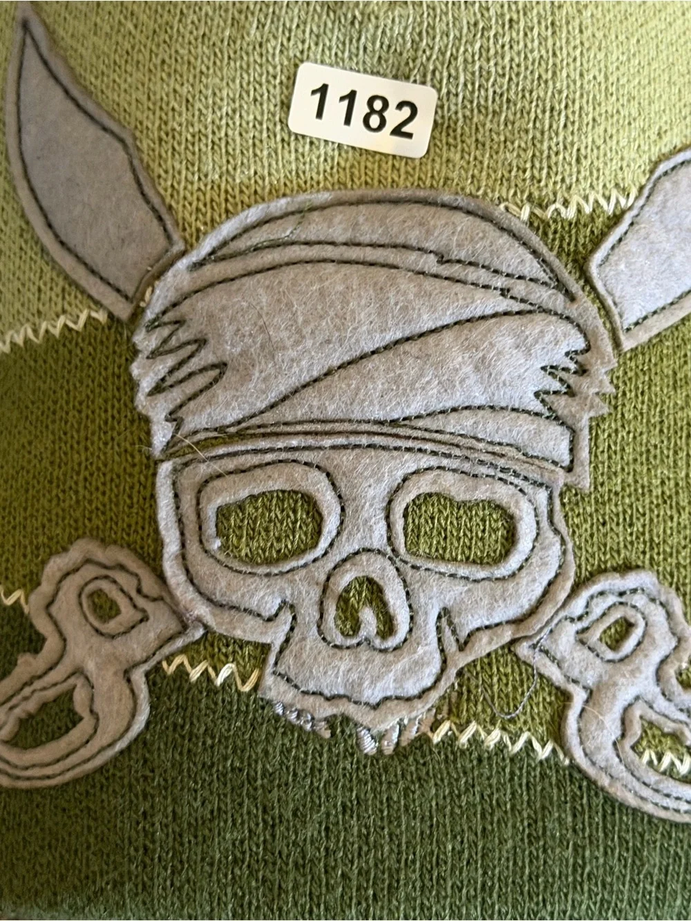 Disney Pirates of the Caribbean Dead Man’s Chest Vintage Beanie Gloves Set